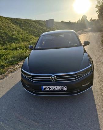 Volkswagen Passat cena 130000 przebieg: 88400, rok produkcji 2021 z Warszawa małe 742